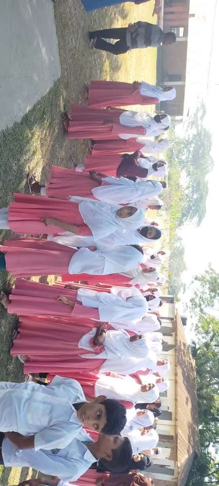 বর্তমান স্কুল ড্রেস ও সমাবেশ